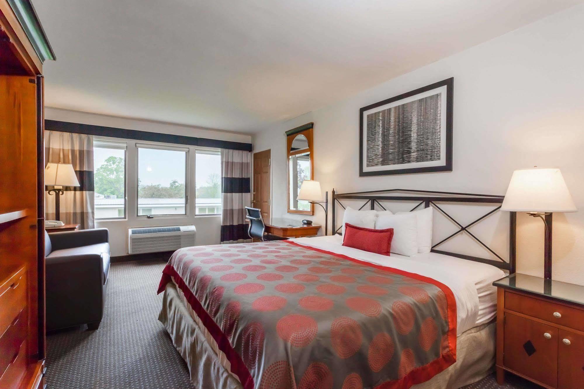 Ramada By Wyndham Rock Hill At Sullivan Center Экстерьер фото