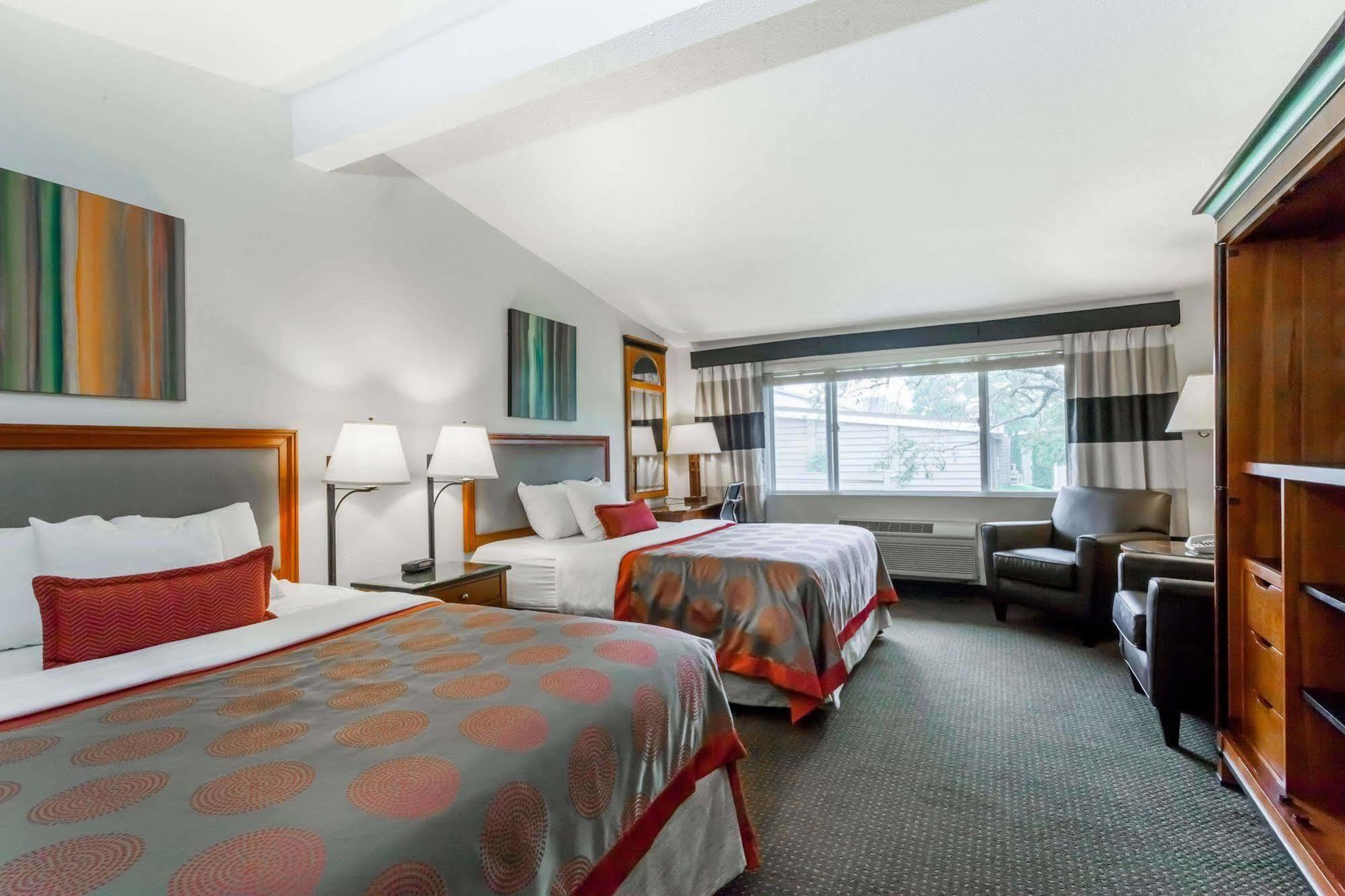Ramada By Wyndham Rock Hill At Sullivan Center Экстерьер фото